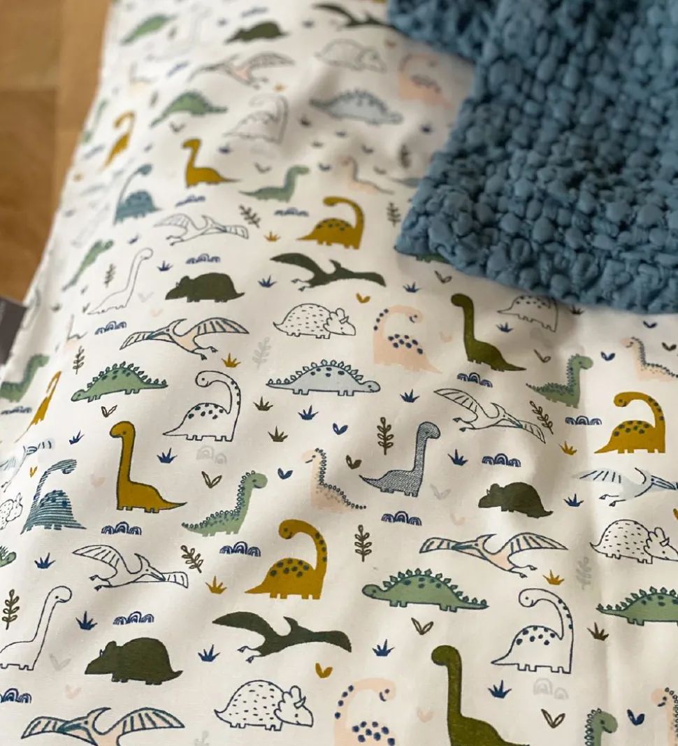 Nørgaard Madsens Sengetøj - Baby - Hvid m. Dinosaur
